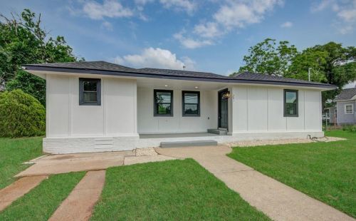 201 Curry St, Bellvue TX  77418-1605 exterior