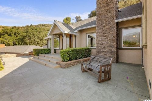1048 Eilinita Ave, Glendale CA  91208-1130 exterior