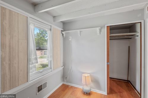521 Geneva Ave, Saint Paul MN  55128-6421 exterior