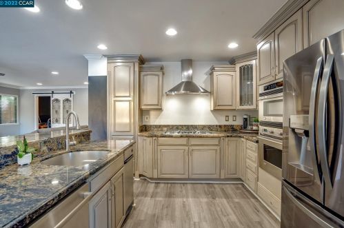 5334 Vista Point Ct, Concord CA  94521-5017 exterior