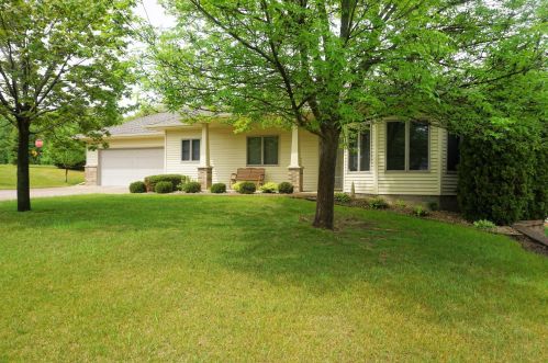 669 Jenisa Dr, Saint Cloud, MN 56301-9633