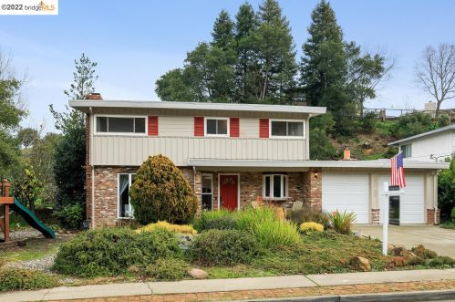 16977 Grovenor Dr, Hayward, CA 94546-1019