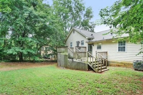 3250 College St, Atlanta GA  30337-1124 exterior