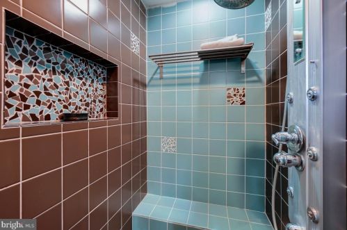 6710 Westmoreland Ave, Silver Spring MD 20912-4406 exterior