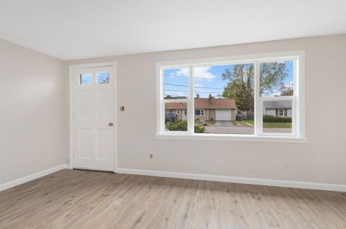 22 Dunbar Ct, Warwick, RI 02886-7503