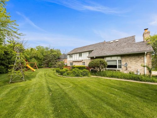 8815 Aintree Ln, Willowbrook IL  60527-8392 exterior