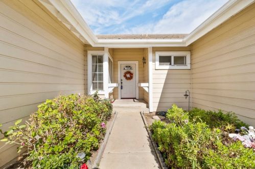 1621 Ivanhoe Ave, Oxnard, CA 93030-8737