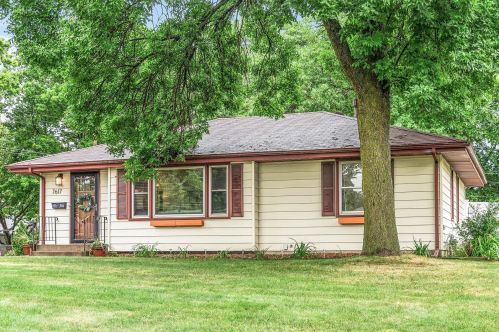 7617 29th St, Minneapolis MN  55426-3220 exterior