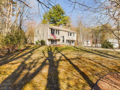 11 Old Auburn Rd, Derry, NH 03038-5547