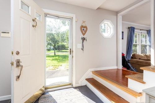 24 Old Trolley Way, Norwalk, CT 06853-2007