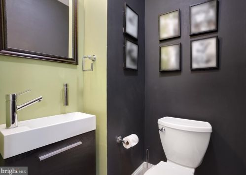 7314 Maple Ave, Silver Spring MD 20912-4318 exterior