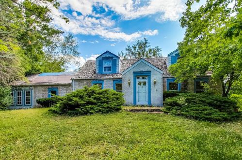 1785 Telegraph Rd, Bannockburn, IL 60015-1859