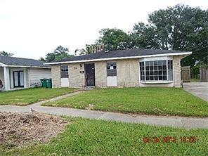 629 Grovewood Dr, Gretna, LA 70056-7915