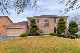 439 Flock Ave, Naperville, IL 60565-6150