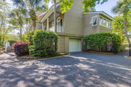 34 Dune Ridge Ln, Isle Of Palms SC  29451-3848 exterior