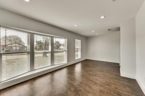 1865 Green Ridge Dr, Carrollton TX  75007-5223 exterior