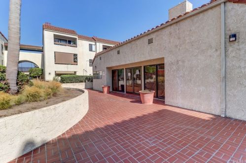 701 1st St, Santa Ana CA  92701-5423 exterior