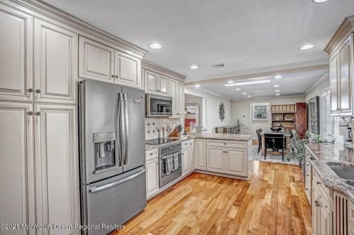 1400 Cp Ave, Tinton Falls NJ 07712-4803 exterior