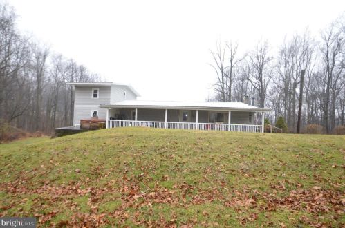 939 Rock Rd, Allentown, PA 18103-7529