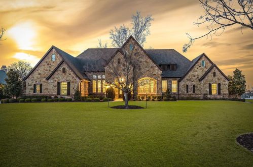 6412 Preferred Dr, Fort Worth, TX 76179-8206