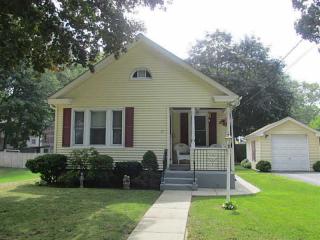 15 Calef St, Providence, RI 02919-6731