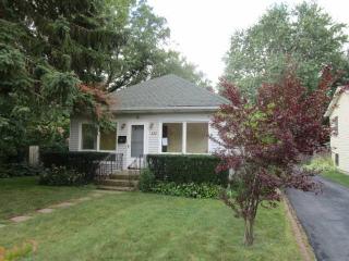 322 Garfield Ave, Long Grove, IL 60060