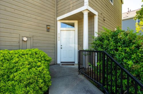 3103 Woods Cir, Davis, CA 95616-2685