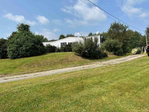 578 Rollins Rd, Portsmouth, NH 03869-5112
