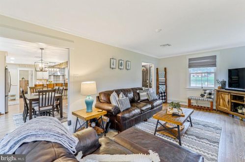 27 Lochatong Rd, Trenton NJ 08628-1608 exterior