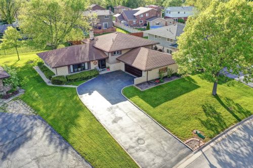 12904 Sycamore Ln, Palos Heights, IL 60463-1941