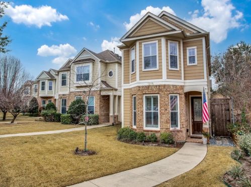 1215 Bishop Ave, Dallas, TX 75208-4118