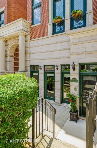 2040 Lincoln Ave, Chicago, IL 60614-6263