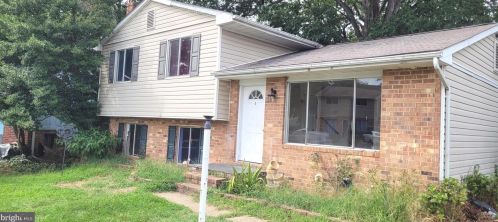 1 Arcade Ct, Fredericksburg, VA 22401-2205