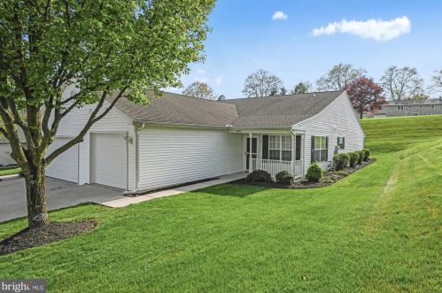 6822 Seneca Ridge Dr, York, PA 17403-9477