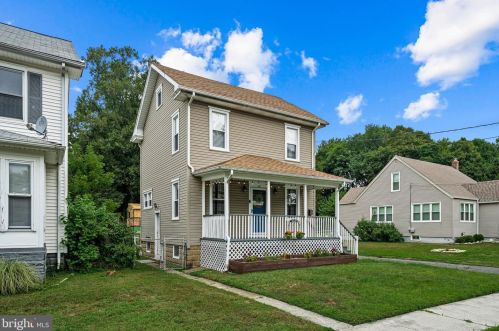 53 Apple Ave, Gloucester, NJ 08031-1217