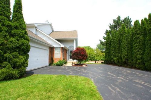 5732 Manchester Dr, Gurnee, IL 60031-6125