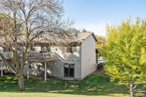 7225 Woodstock Curv, Minneapolis, MN 55438-2362