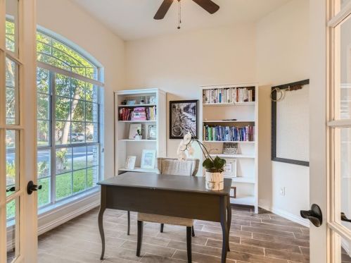 8532 Copano Dr, Austin TX  78749-3890 exterior