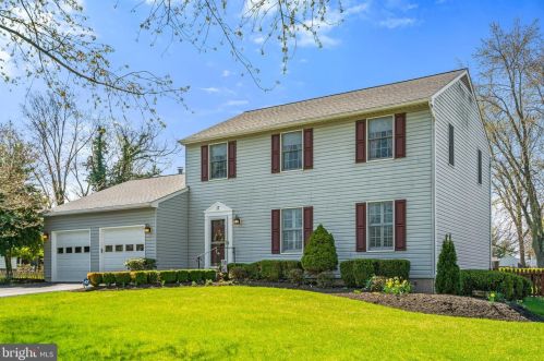17 Ivandale St, Hamilton, VA 20158-9019