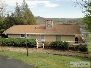 521 Laurel Ln, Beech Bottom, NC 28657-8809