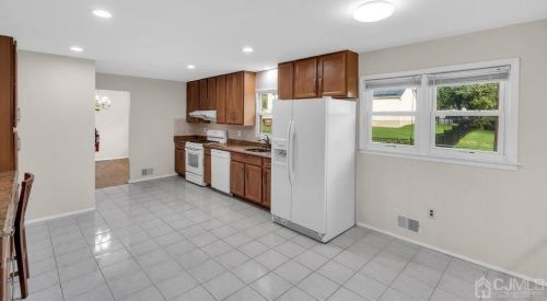 41 Meredith Rd, Piscataway NJ  08854-5419 exterior
