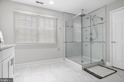 3 Kings Ln, Tavistock NJ 08033-1230 exterior