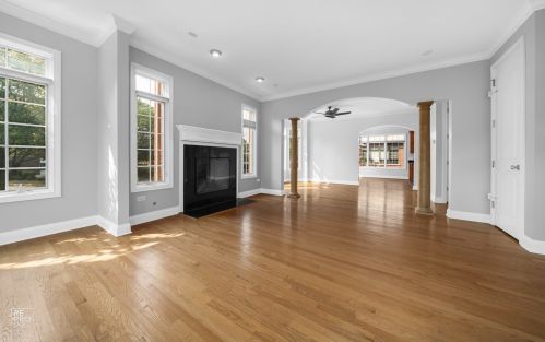 2042 Alta Vista Ct, Naperville, IL 60563-1841