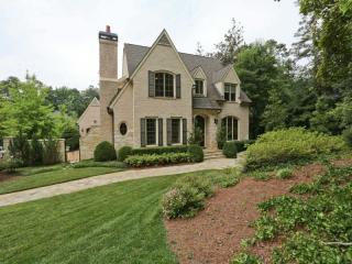 550 Hillside Dr, Atlanta, GA 30342-3630