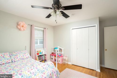 14 Winding Way, Trenton NJ 08620-2628 exterior