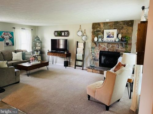 10300 Wisteria Dr, Fredericksburg, VA 22408-8065