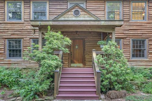 301 Upper Mill Creek Ln, Holly Springs, GA 30115-9403