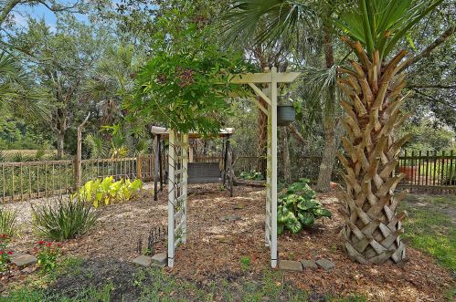 1869 Palmetto Isle Dr, Mount Pleasant SC  29466-8773 exterior