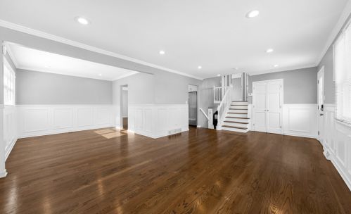 5308 Crescent Green Dr, Oak Forest, IL 60452-2215