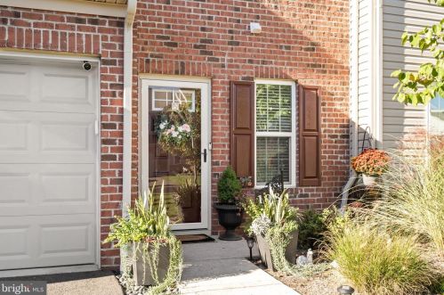 108 Sundance Dr, Trenton, NJ 08619-3969